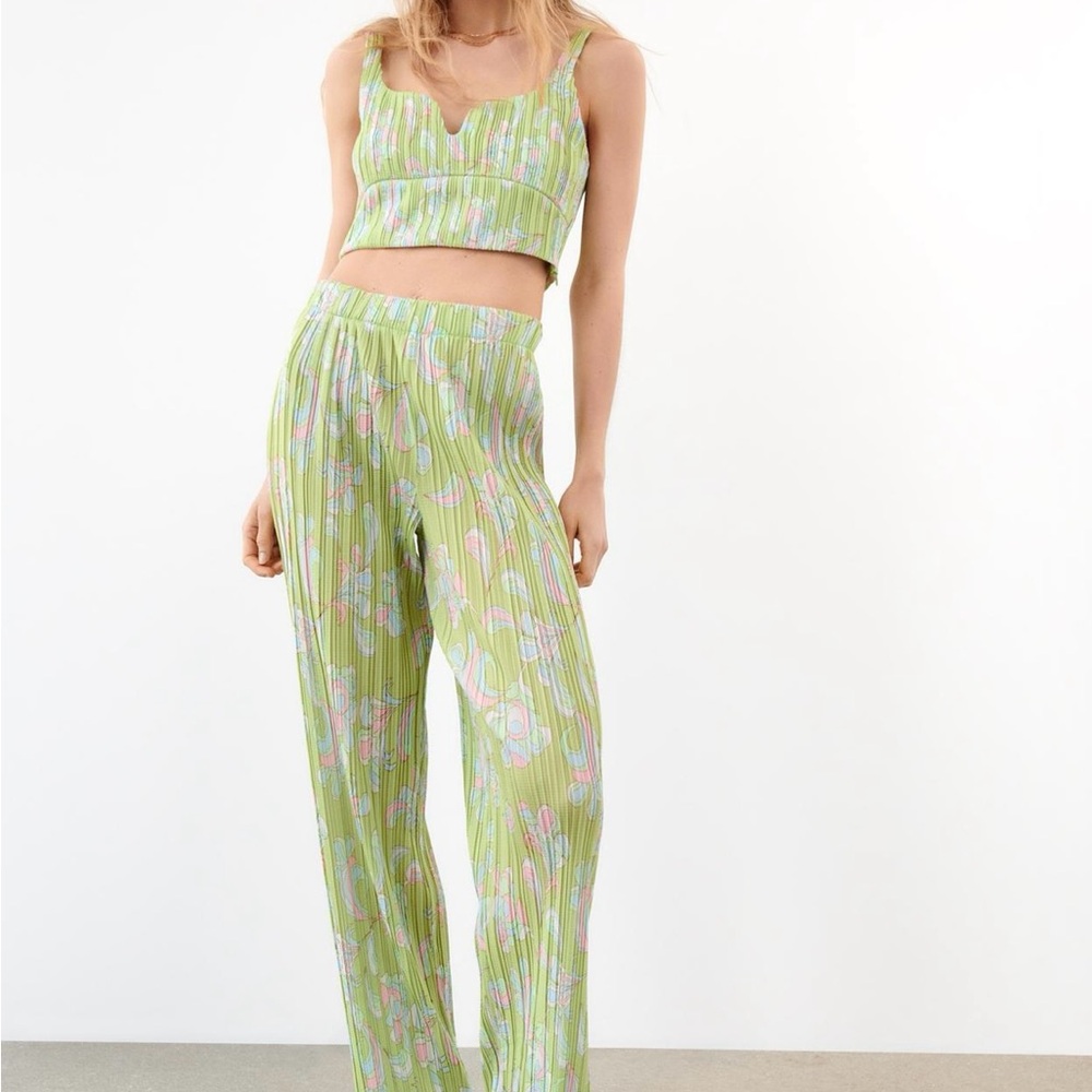 Green Floral Women's crop top and matching pants